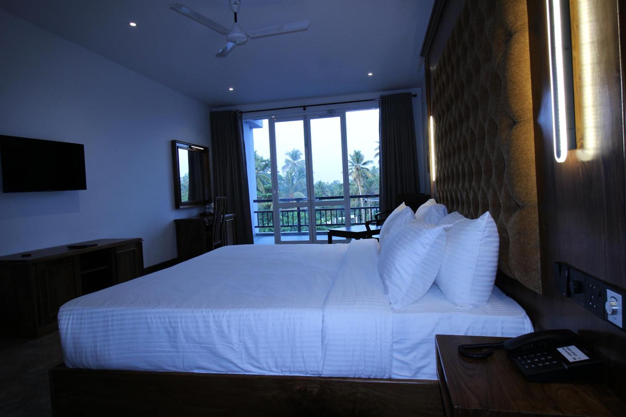 Hotel Refresh Blue ฮิกคาดูวา ภายนอก รูปภาพ